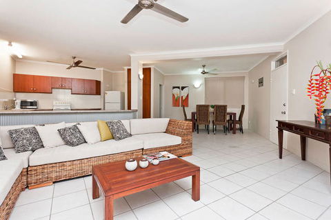 Kemboja Apartments - Surfers Gold Coast 0