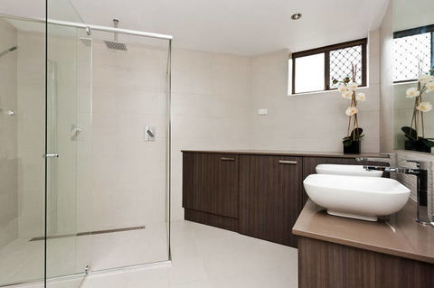 Kemboja Apartments - Surfers Gold Coast 1