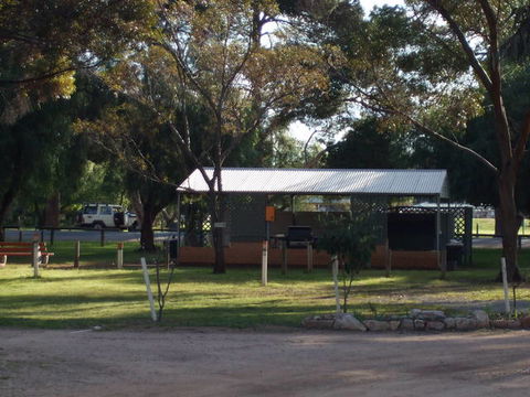 Laura Community Caravan Park - Surfers Gold Coast 1