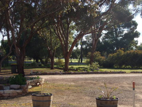 Laura Community Caravan Park - Surfers Gold Coast 2