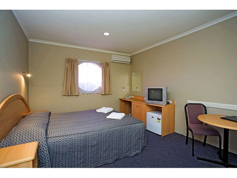 Mahoneys Motor Inn - Surfers Gold Coast 1