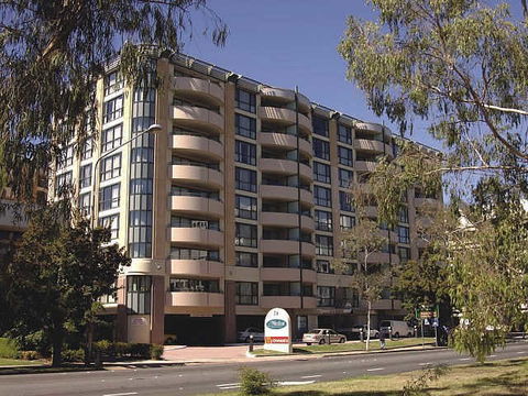 Medina Serviced Apartments Canberra, James Court - Surfers Gold Coast 1
