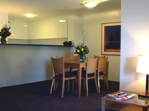 Medina Serviced Apartments Canberra, James Court - Surfers Gold Coast 2