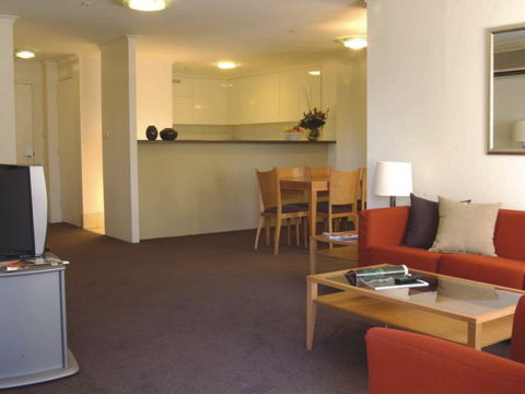 Medina Serviced Apartments Canberra, James Court - Surfers Gold Coast 4