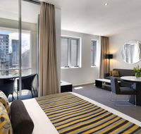 Meriton Serviced Apartments - Zetland - Surfers Gold Coast