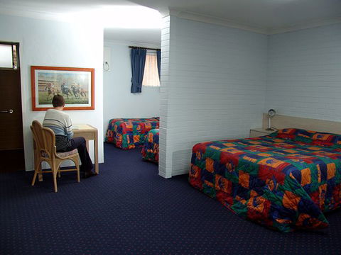 NOAH'S Mid City Motor Inn - Surfers Gold Coast 3