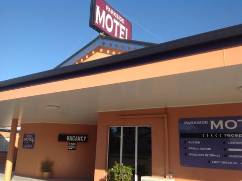 Parkside Motel & Licensed Restaurant - Surfers Gold Coast 2