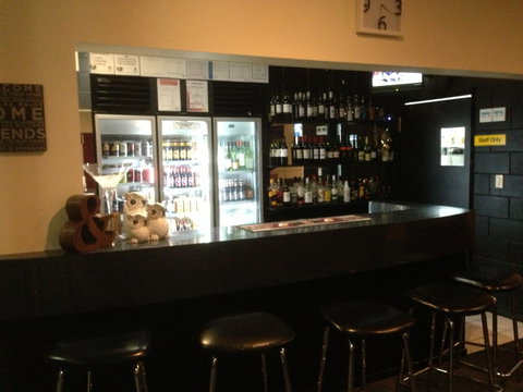 Parkside Motel & Licensed Restaurant - Surfers Gold Coast 6