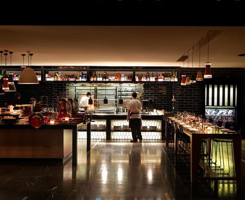 QT Canberra - Surfers Gold Coast 8