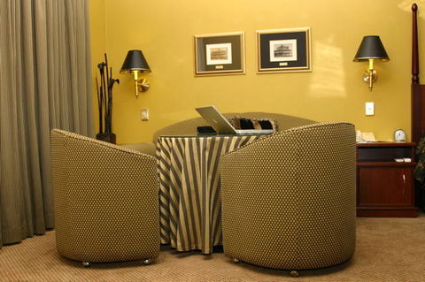 Quality Hotel Powerhouse Tamworth - Surfers Gold Coast 0