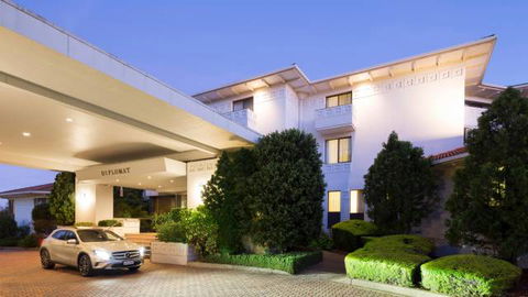 Diplomat Hotel - Surfers Gold Coast 1