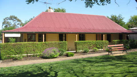 Goat Square Cottages - Surfers Gold Coast 6