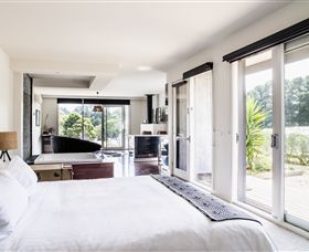 Polperro Winery Luxury Accommodation - Surfers Gold Coast 1