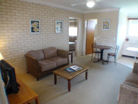 Santa Fe Motel And Holiday Units - Surfers Gold Coast 3