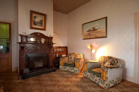 Sarah Jane Cottage - Surfers Gold Coast 0