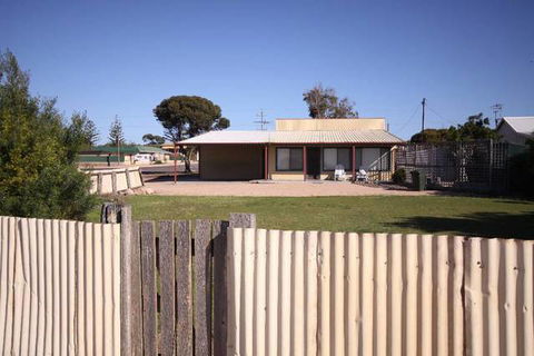 Seaview Cottage Ceduna - Surfers Gold Coast 2