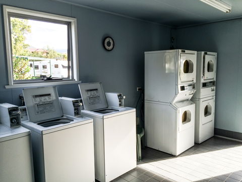 Snug Beach Cabin & Caravan Park - Surfers Gold Coast 2