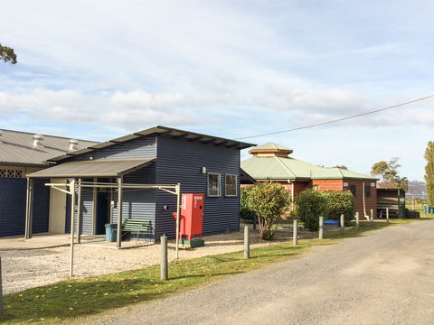 Snug Beach Cabin & Caravan Park - Surfers Gold Coast 1