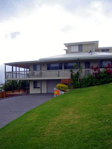 Solitary Islands Lodge - Surfers Gold Coast 1
