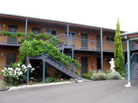 The Vines Motel & Cottages - Surfers Gold Coast 1