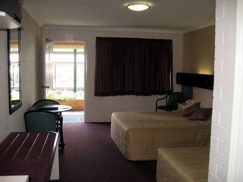The Vines Motel & Cottages - Surfers Gold Coast 2