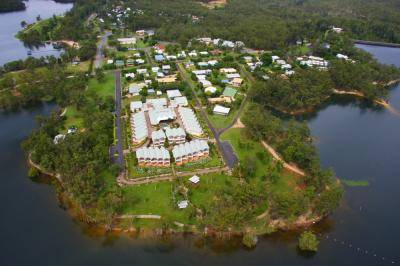 Tinaroo Lake Resort - Holiday Apartments - Surfers Gold Coast 1