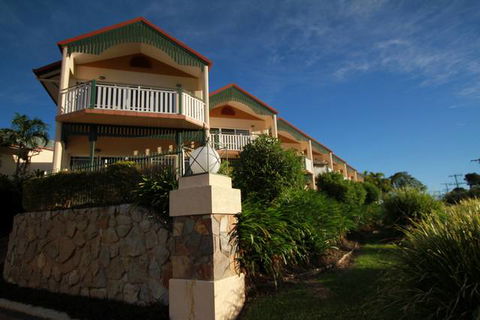 Tinaroo Lake Resort - Holiday Apartments - Surfers Gold Coast 3