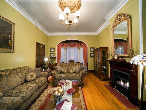 Varenna Luxury Accommodation - Surfers Gold Coast 0