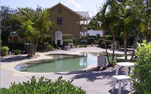 Lorikeet Boutique Escape 416 - Surfers Gold Coast 1