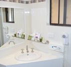 Hilltops Retreat Motor Inn - Young - Surfers Gold Coast