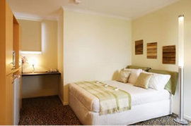 Snooze Inn - Surfers Gold Coast 0