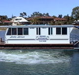 Dolphin Houseboat Holidays - Surfers Gold Coast