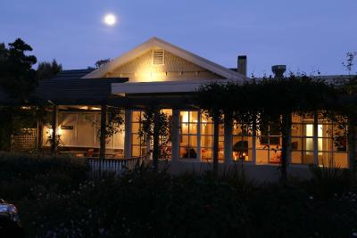 Holmwood Guest House - Surfers Gold Coast 8