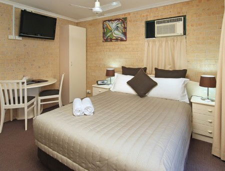 Edmondstone Motel - Surfers Gold Coast 1