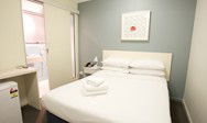 Snooze Inn - Surfers Gold Coast 2