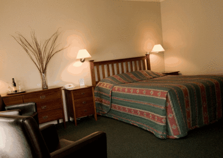 Ringwood Lake Inn - Surfers Gold Coast 1