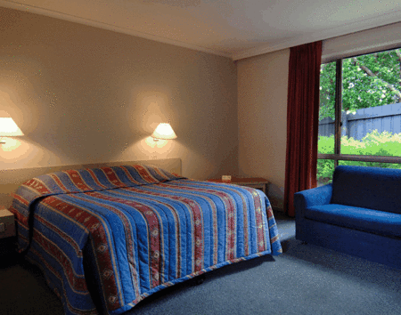 Ringwood Lake Inn - Surfers Gold Coast 2