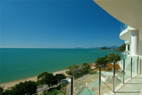 Bellevue At Trinity Beach - Surfers Gold Coast 2