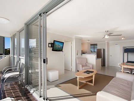 Eden Tower Holiday Apartments - Surfers Gold Coast 1
