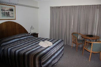 Charleville Motel - Surfers Gold Coast 1