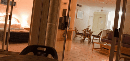 Golden Sands Beachfront Apartment Resort - Surfers Gold Coast 2