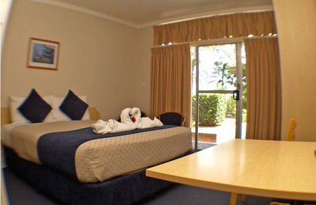 All Seasons Country Lodge - Surfers Gold Coast 1