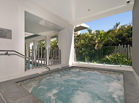 Artique Resort - Surfers Gold Coast 1