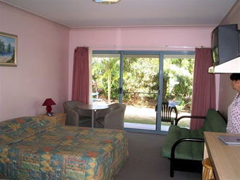 Diggers Rest Motel - Surfers Gold Coast 2