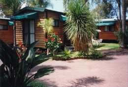 Paradise Park Cabins - Surfers Gold Coast 5