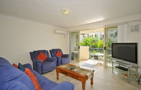 Golden Riviera Beach Resort - Surfers Gold Coast 3