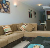 Waters Edge Apartments Cairns - Surfers Gold Coast