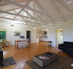 Yellow Dog Cottage - - Surfers Gold Coast