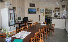 The Entrance Backpackers - Surfers Gold Coast 1