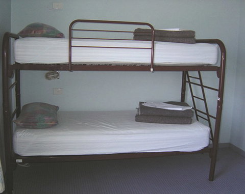 Albury-Wodonga YHA - Surfers Gold Coast 7
